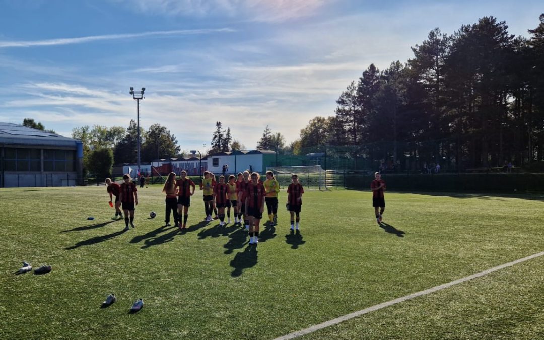 KLJUB ODLIČNI PREDSTAVI STAREJŠE DEKLICE MORALE PRIZNATI PREMOČ KRIMU
